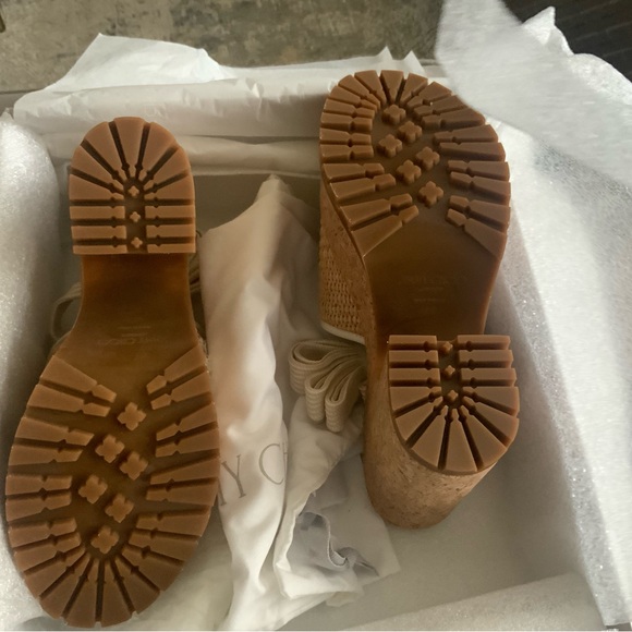 Jimmy Choo new unworn embroidered Raffia - Picture 7 of 7